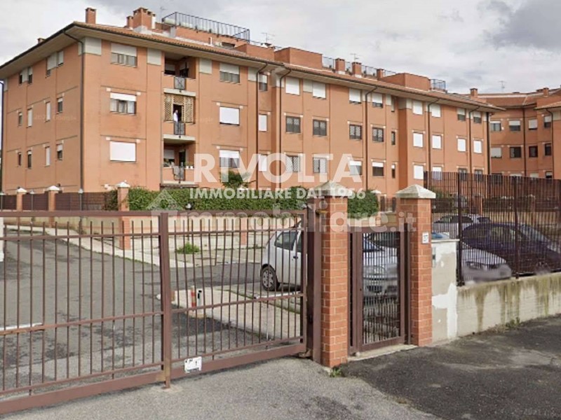 Quadrilocale in Vendita a Roma, zona Pisana, 79'920€, 94 m²