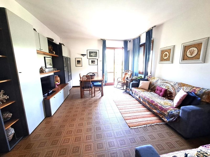 Appartamento in Vendita a Massa, zona Poveromo, 330'000€, 120 m²