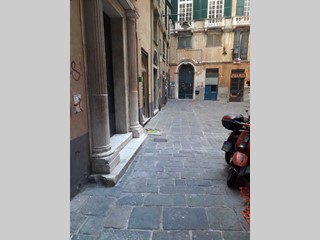Immobile commerciale in Affitto a Genova, zona Centro Storico, 350€, 33 m²
