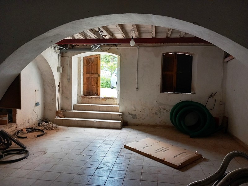 Magazzino in Vendita a La Spezia, 70'000€, 107 m²