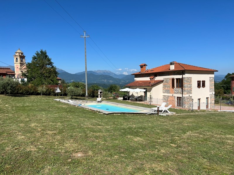 Casa Indipendente in Vendita a Tresana, zona Careggia, 540'000€, 240 m²