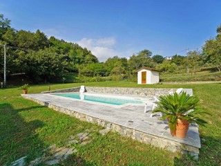 Casa Indipendente in Vendita a Tresana, zona Careggia, 540'000€, 240 m²