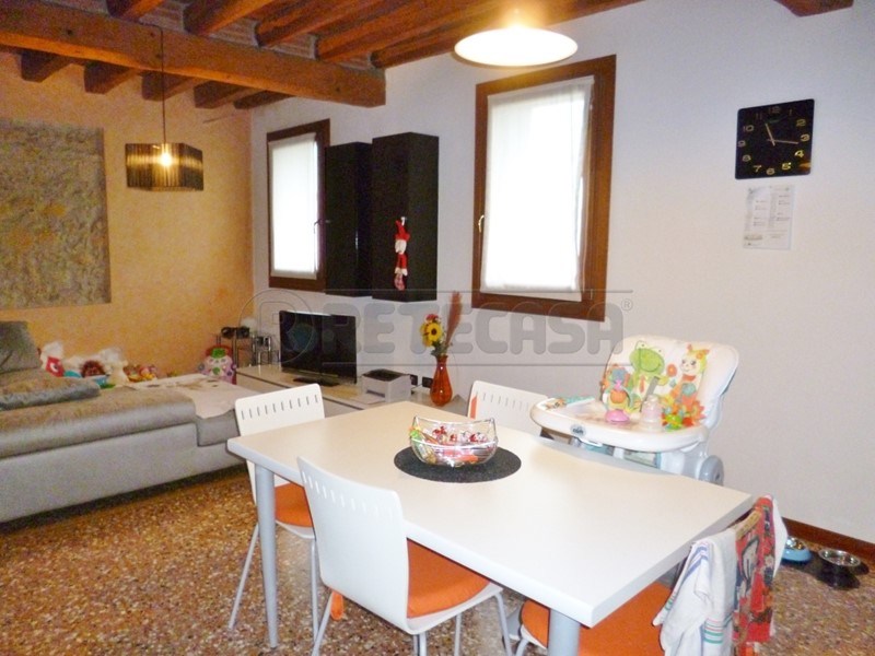Quadrilocale in Vendita a Sarego, 145'000€, 90 m², arredato, con Box