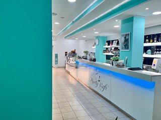 Negozio in Vendita a Taranto, zona centro, 110'000€, 140 m²