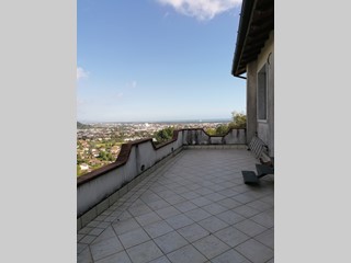 Casa Indipendente in Vendita a Carrara, 490'000€, 100 m²