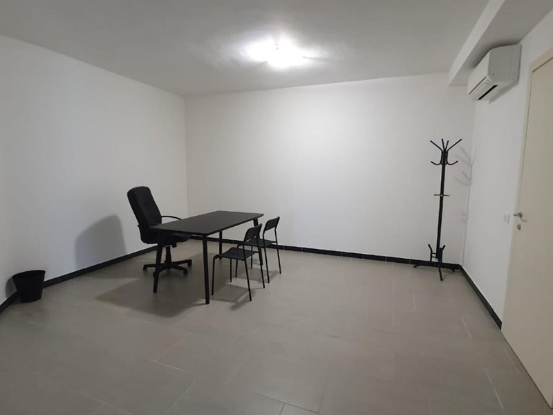 Ufficio in Affitto a Pisa, 450€, 22 m²