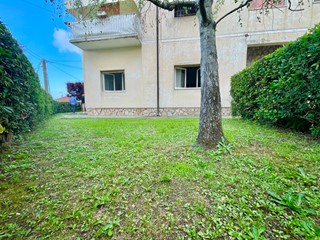 Quadrilocale in Vendita a Pietrasanta, zona pietrasanta, 269'000€, 95 m²