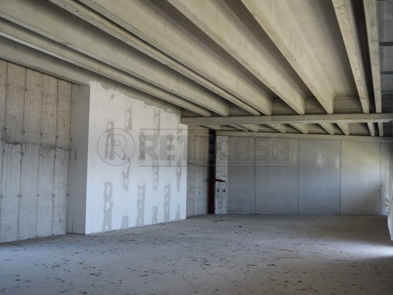 Capannone in Vendita a Schio, 163'000€, 326 m²