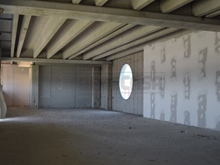 Capannone in Vendita a Schio, 163'000€, 326 m²