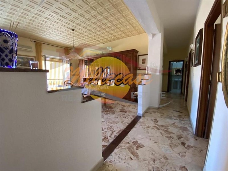 Appartamento in Vendita a Siracusa, zona Grottasanta - Tunisi, 105'000&euro;, 145 m²
