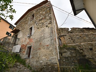 Casa Indipendente in Vendita a Luni, 125'000€, 100 m²