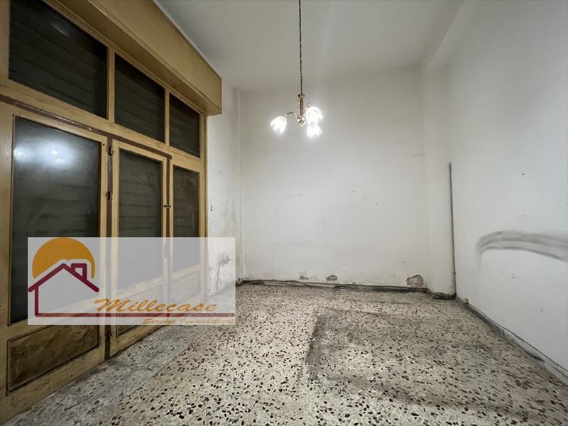 Immobile commerciale in Affitto a Siracusa, zona Zecchino, 550€, 65 m²