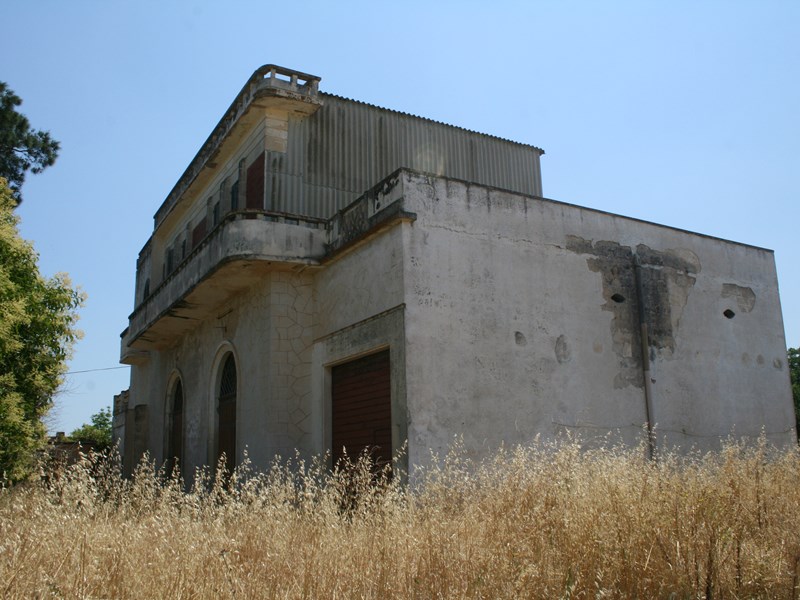 Casale in Vendita a Cutrofiano, zona Vicinale Castelle, 399'000€, 1000 m², con Box