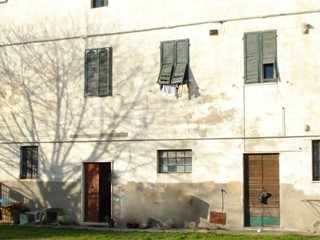 Casa di corte in Vendita a San Giuliano Terme, 265'000€, 300 m²