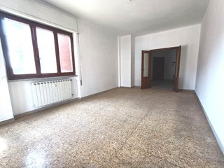 Quadrilocale in Vendita a Carrara, zona Marina di Carrara, 220'000€, 100 m²
