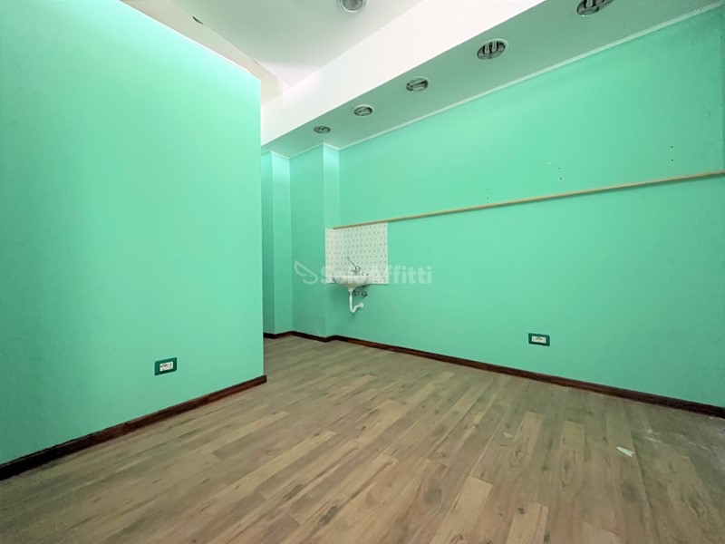 Capannone in Affitto a Catanzaro, zona Centro, 800&euro;, 80 m²