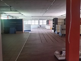 Capannone in Vendita a Lucca, zona Sant'Anna, 1'500'000€, 1600 m²