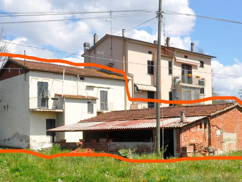 Rustico in Vendita a Arezzo, zona bagnoro, 280'000€, 260 m²
