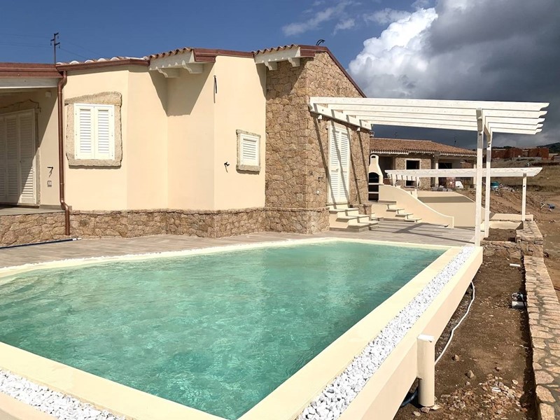 Villa in Vendita a Trinità d'Agultu e Vignola, zona Isola Rossa, 630'000€, 157 m²