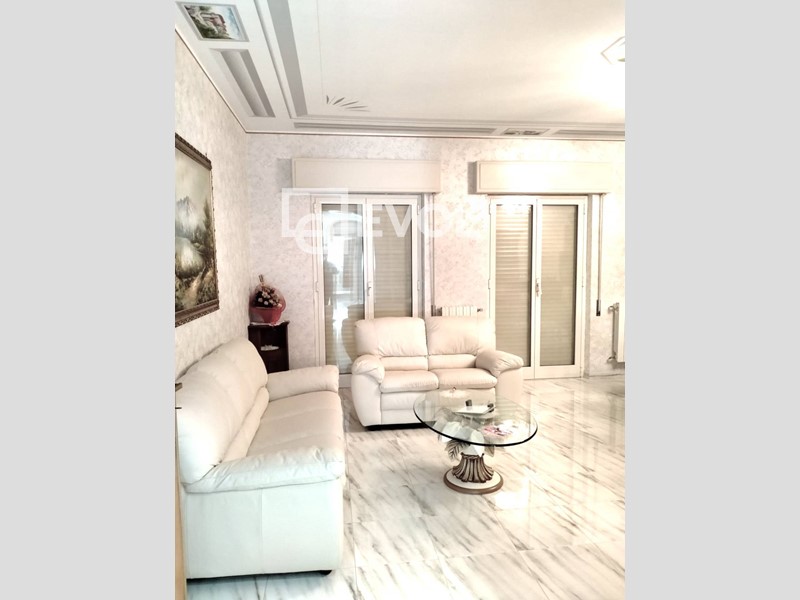 Appartamento in Vendita a Calatafimi Segesta, zona Calatafimi, 99'000€, 200 m², arredato