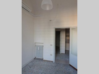 Ufficio in Affitto a Pisa, 780€, 70 m²