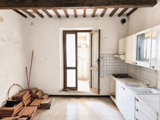 Appartamento in Vendita a Peccioli, 65'000&euro;, 110 m²