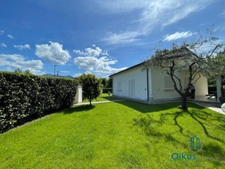 Villa in Affitto a Forte dei Marmi, 35'000€, 110 m², arredato