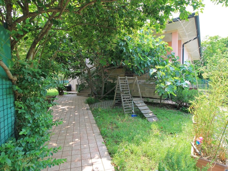 Casa Indipendente in Vendita a Montebello Vicentino, 260'000€, 232 m², con Box