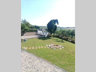 Casa Indipendente in Vendita a Monteprandone, 450'000€, 400 m², con Box