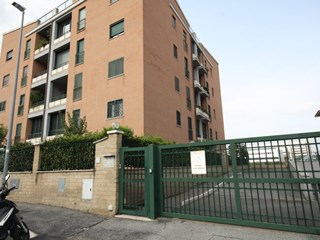 Quadrilocale in Vendita a Roma, zona magliana vecchia, 229'000€, 94 m²