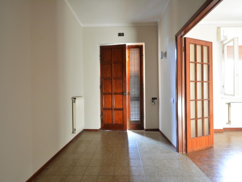 Appartamento in Vendita a Lucca, zona Santissima Annunziata, 220'000€, 140 m², con Box