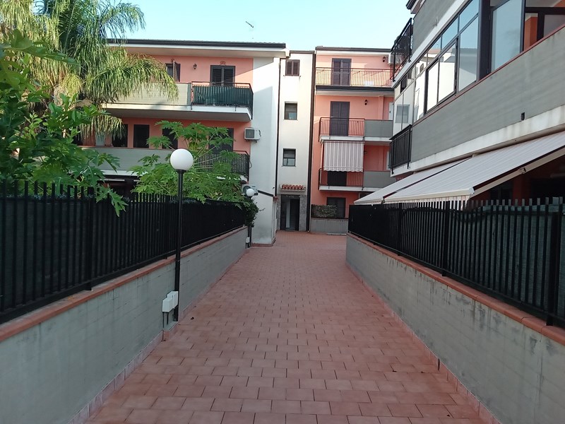 Appartamento in Vendita a Giardini Naxos, zona Chianchitta , 190'000€, 115 m², arredato, con Box