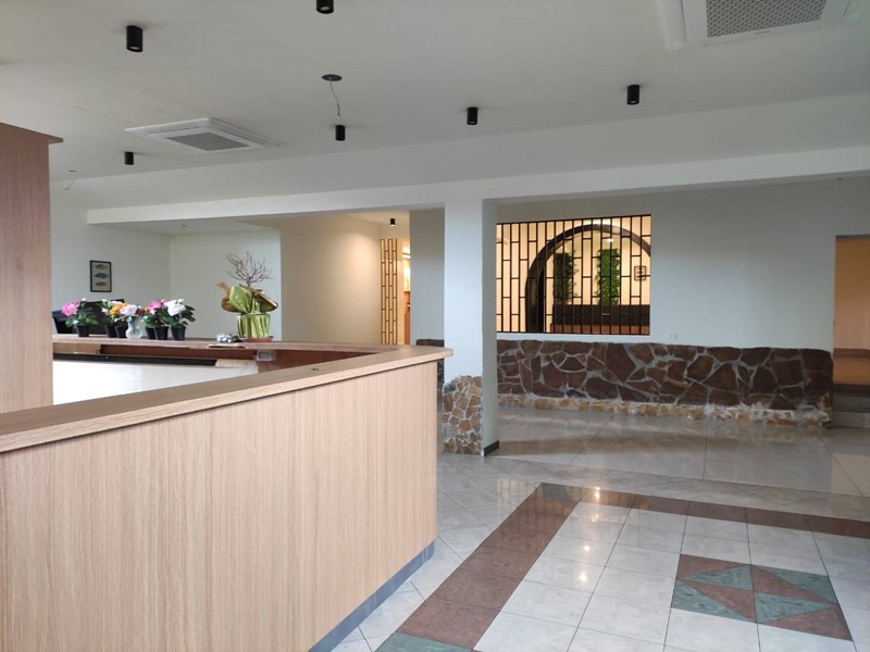 Attività commerciale in Affitto a Altopascio, zona Altopascio, 2'700€, 270 m², arredato