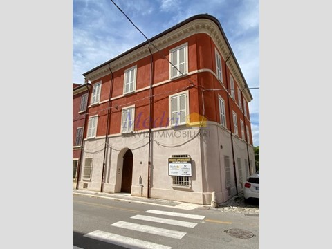 Bilocale in Vendita a Cesena, zona Centro Storico, 210'000€, 74 m²