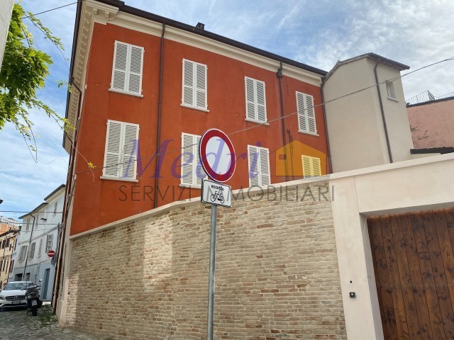 Bilocale in Vendita a Cesena, zona Centro Storico, 270'000€, 82 m²