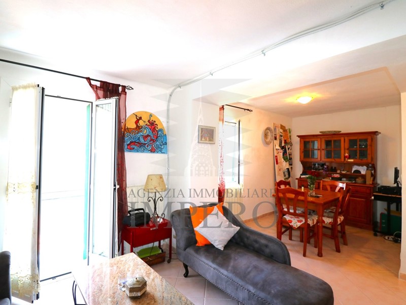 Casa Semi Indipendente in Vendita a Ventimiglia, zona Sant'antonio, 135'000€, 98 m²