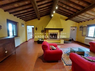 Casa di corte in Vendita a Pontedera, zona Montecastello, 320'000€, 150 m², arredato