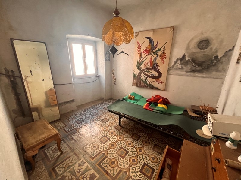 Quadrilocale in Vendita a Aulla, zona Albiano Magra, 15'000€, 80 m²