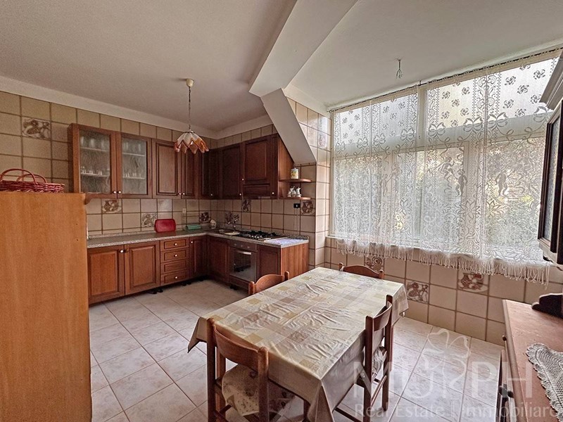 Quadrilocale in Vendita a La Maddalena, 135'000€, 93 m²