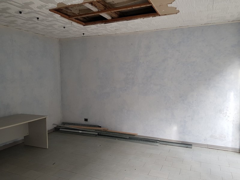 Capannone in Vendita a Lucca, zona San Marco, 35'000€, 35 m²