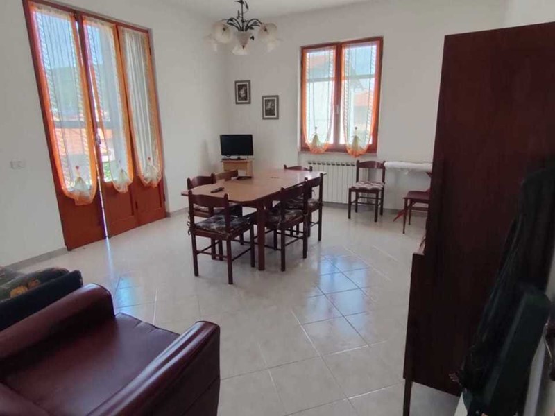 Quadrilocale in Vendita a Ameglia, zona Fiumaretta, 270'000€, 90 m²
