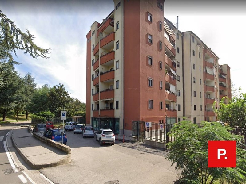 Immobile commerciale in Affitto a Caserta, zona Caserta 2 (167), 5'000€, 500 m²
