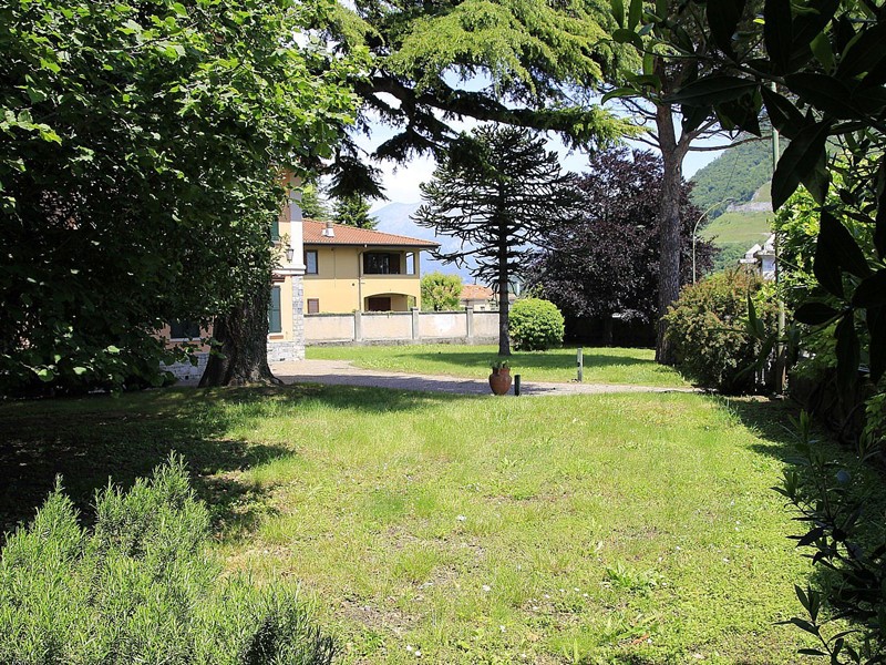 Villa in Vendita a Lecco, 750'000€, 400 m²