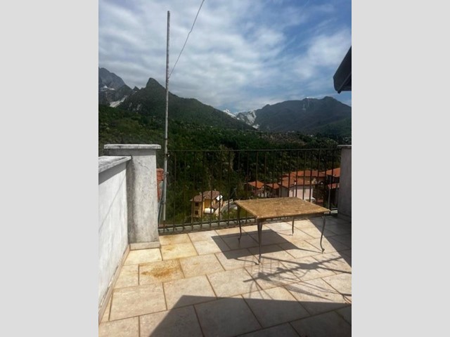 Casa Semi Indipendente in Vendita a Carrara, zona Sorgnano, 89'000€, 75 m², arredato