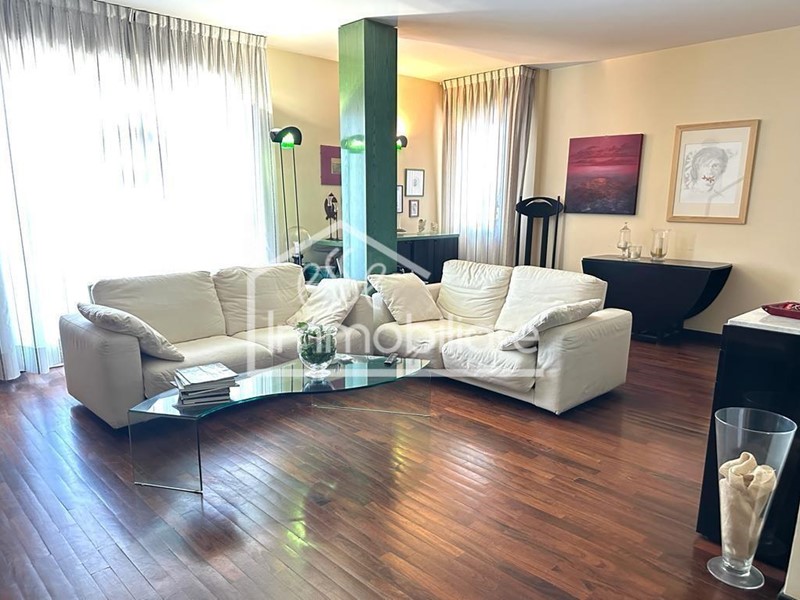 Attico in Vendita a Empoli, 370'000€, 165 m², con Box