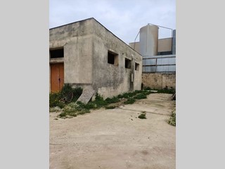 Capannone in Vendita a Sava, 70'000€, 148 m²