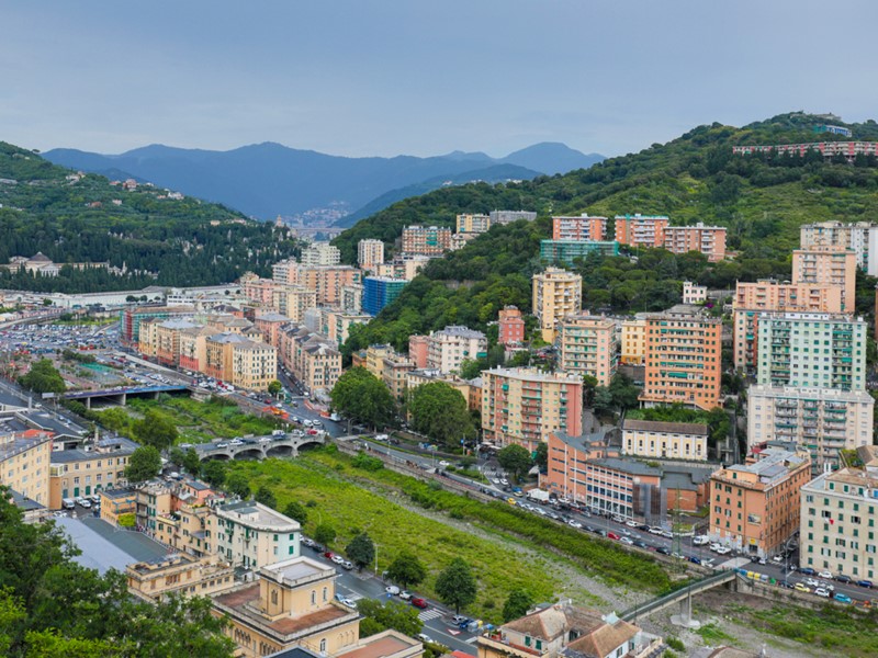 Appartamento in Vendita a Genova, zona Staglieno, 169'000€, 113 m², con Box