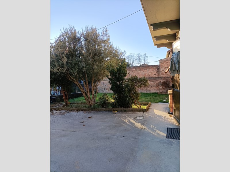 Casa Semi Indipendente in Vendita a Castagnole delle Lanze, 250'000&euro;, 290 m², arredato, con Box