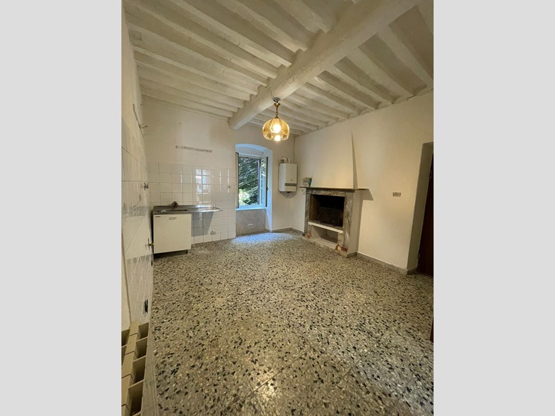 Bilocale in Vendita a Carrara, zona Colonnata, 39'000€, 45 m²