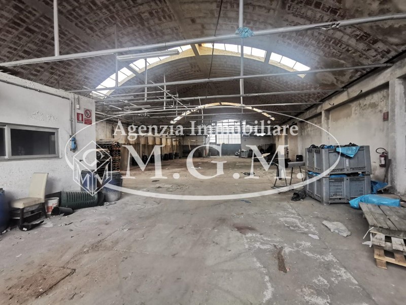 Capannone in Vendita a Santa Croce sull'Arno, 270'000€, 525 m²